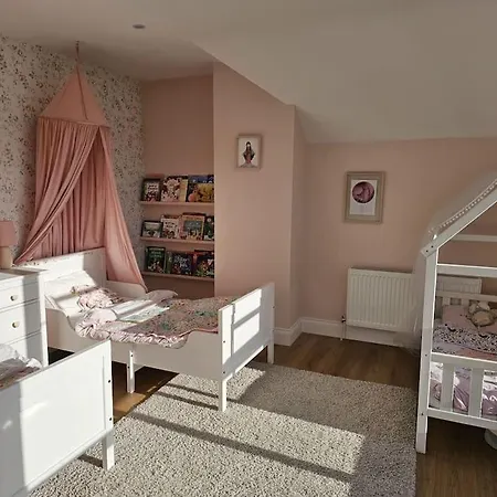 Five Bedroom House Druids Glen Σπίτι διακοπών