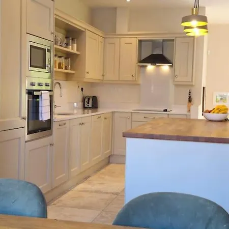 בית נופש Five Bedroom House Druids Glen *