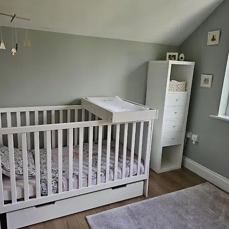 בית נופש Five Bedroom House Druids Glen *
