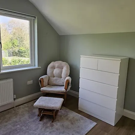 Five Bedroom House Druids Glen Σπίτι διακοπών Leabeg