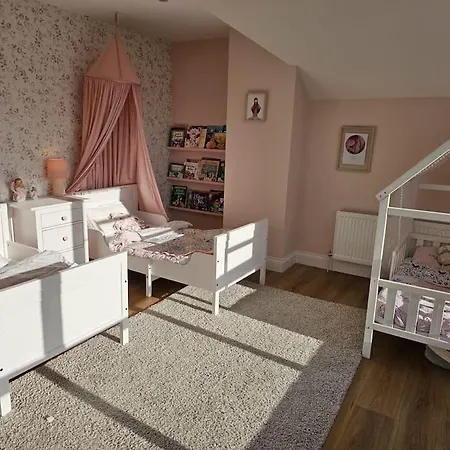 Five Bedroom House Druids Glen Σπίτι διακοπών
