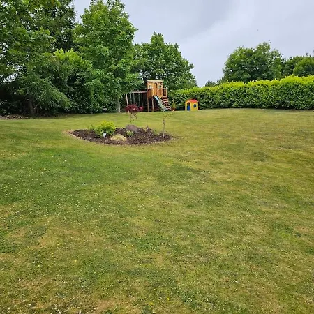 בית נופש Five Bedroom House Druids Glen Leabeg